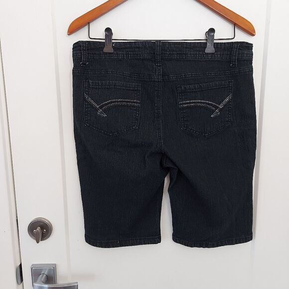 CLEO Jean Shorts Size 12 - Picture 2 of 4